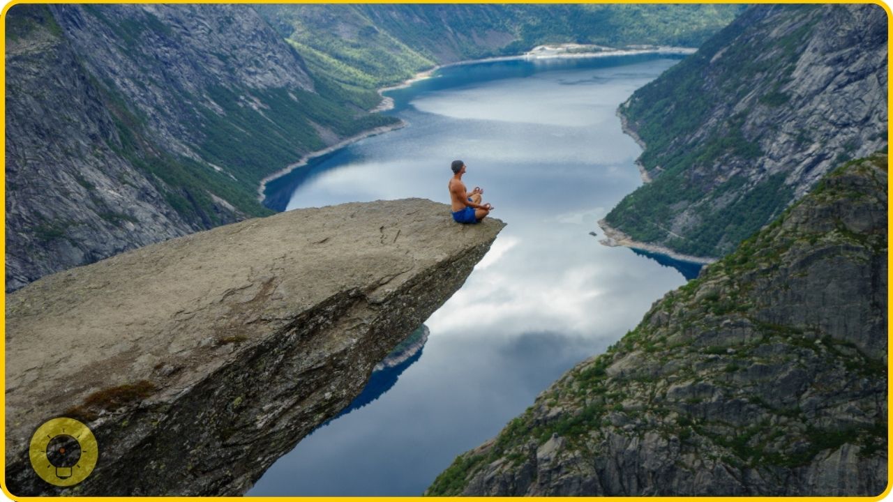 weird places in the world, Trolltunga, Norway